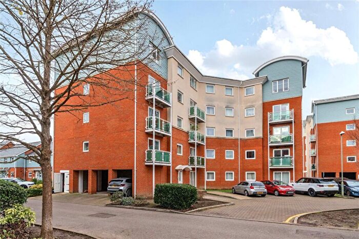 2 Bedroom Apartment For Sale In Reynolds Avenue, Redhill, Surrey, RH1
