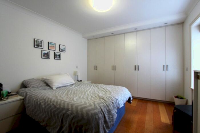 2 Bedroom Flat To Rent In Castletown Road, London, W14