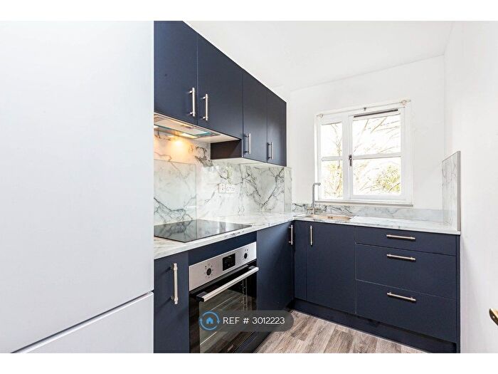 1 Bedroom Flat To Rent In Curtis Drive, London, W3