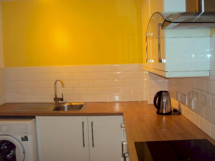 2 Bedroom Flat To Rent In The Parade, Wavertree, Liverpool L15