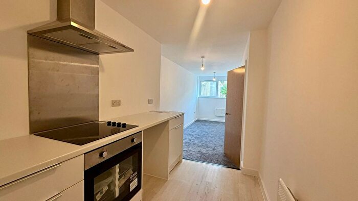 1 Bedroom Flat To Rent In Church Street, Dewsbury, WF13