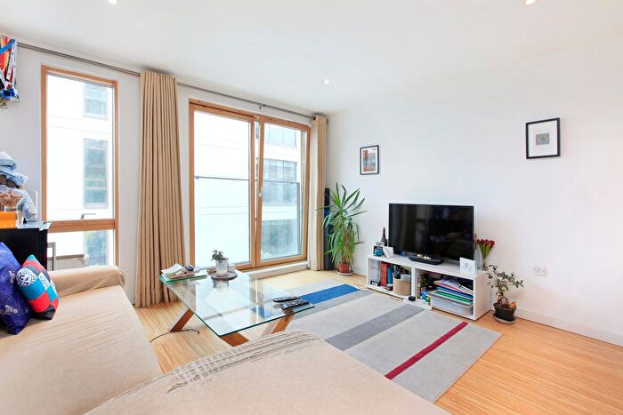 1 Bedroom Flat To Rent In Wingate Square, Clapham, SW4