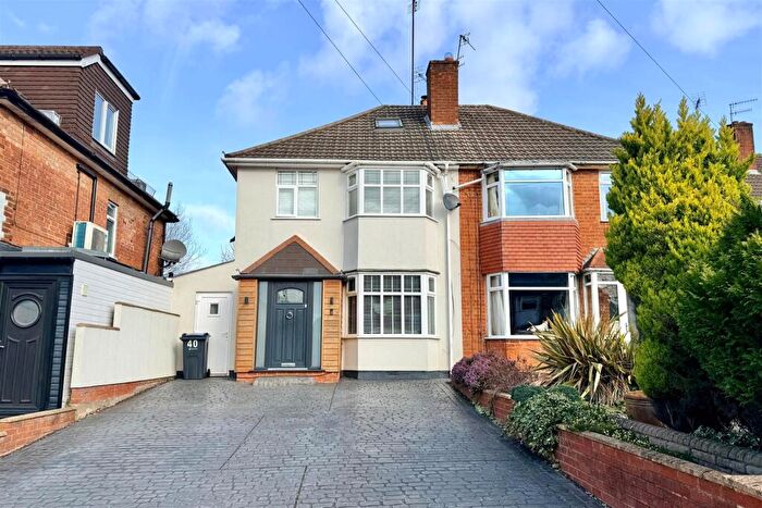 3 Bedroom Semi Detached House For Sale In Worlds End Avenue, Quinton, Birmingham, B32