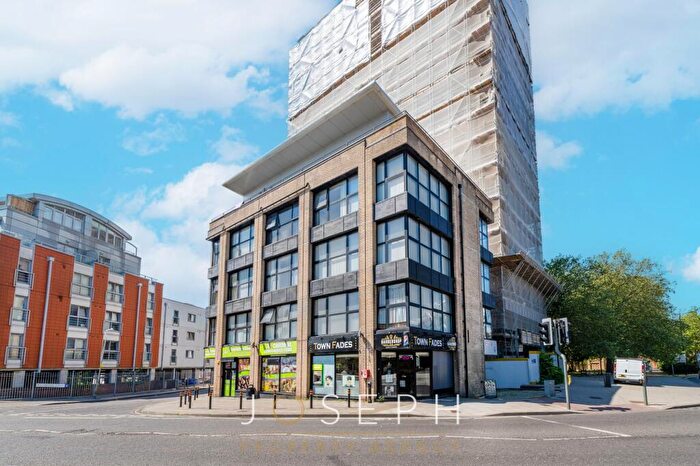 Flat To Rent In Franciscan Way, Ipswich, IP1