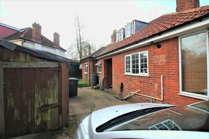 6 Bedroom Detached Bungalow To Rent In Earlham Road, Norwich, NR4
