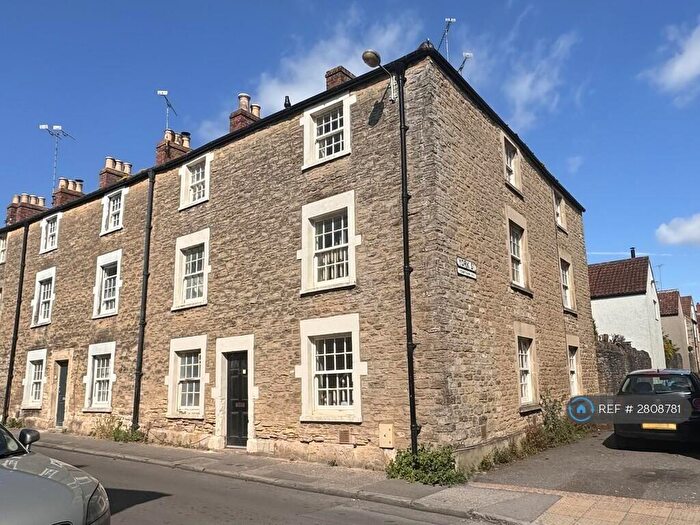 1 Bedroom Flat To Rent In Selwood Road, Frome, BA11