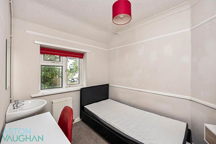 6 Bedroom End Of Terrace House To Rent In Bolney Road, Brighton, BN2