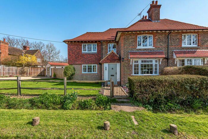3 Bedroom Semi-Detached House For Sale In Marringdean Road, Billingshurst, West Sussex, RH14