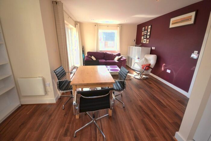 2 Bedroom Flat To Rent In Heron House, Kennet Island, Reading, RG2
