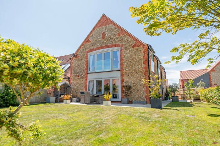 5 Bedroom Semi-Detached House For Sale In Sandringham Avenue, Docking, King's Lynn, PE31