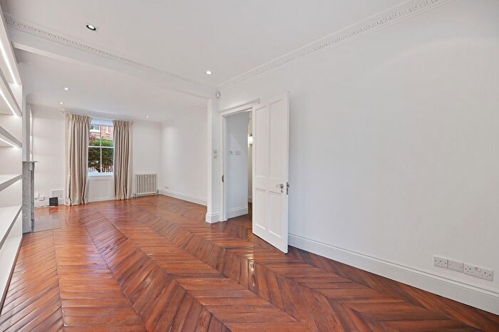 3 Bedroom Terraced House To Rent In Park Walk, Chelsea, London, SW10