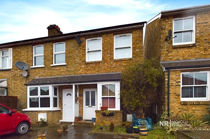 2 Bedroom End Of Terrace House To Rent In Gander Green Lane, North Cheam, Surrey., SM3