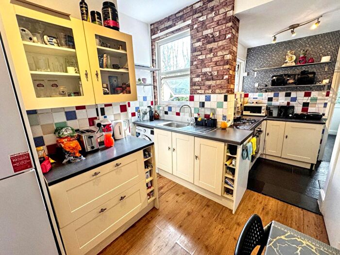 2 Bedroom Flat To Rent In Corporation Street, Stratford, E15