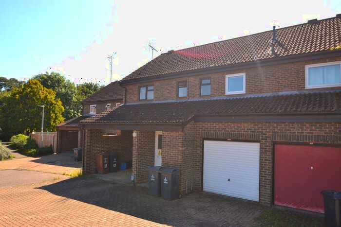 1 Bedroom Flat To Rent In Lapwing Rise, Stevenage, SG2