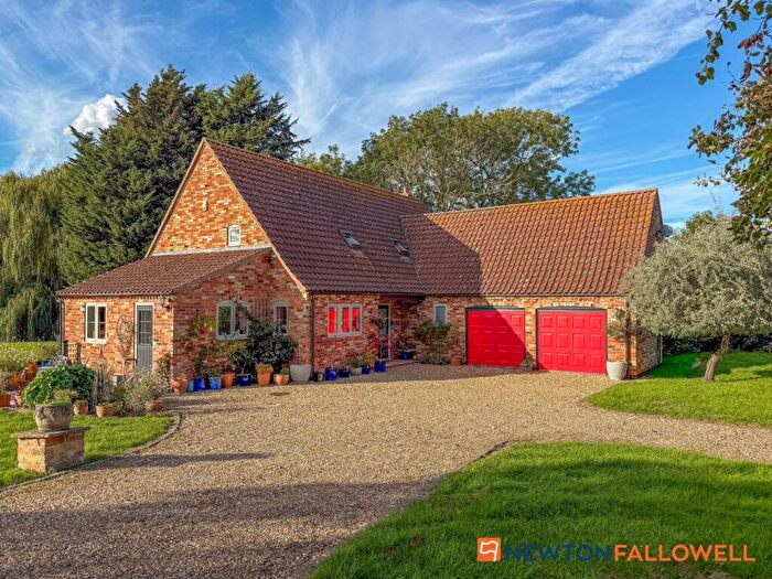 4 Bedroom Detached House For Sale In River Cottage, Newark Road, Bassingham, LN5