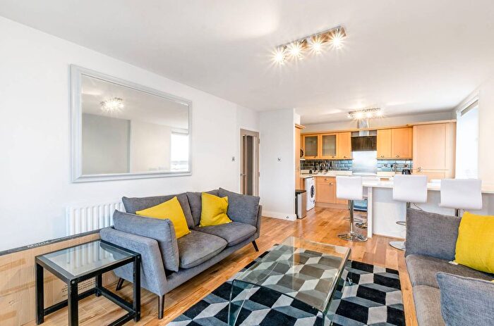 2 Bedroom Flat To Rent In Bowsprit Point, Canary Wharf, London, E14