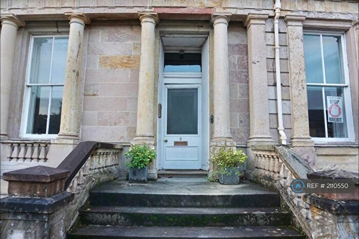 2 Bedroom Flat To Rent In Crown Circus, Glasgow, G12