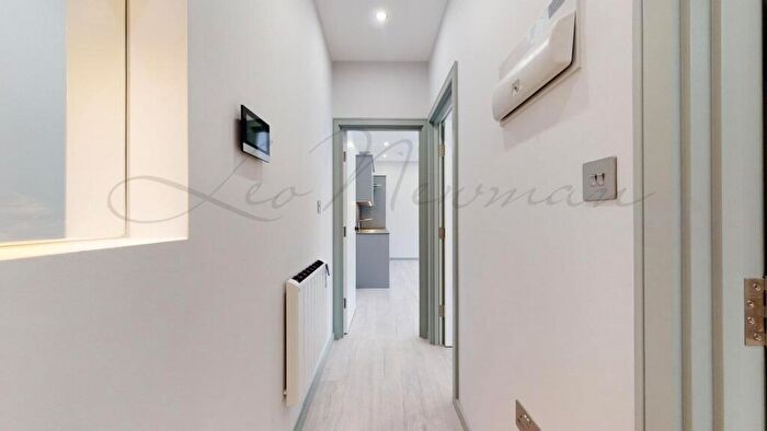 1 Bedroom Flat To Rent In Woodlands Business Village, Coronation Road, RG21