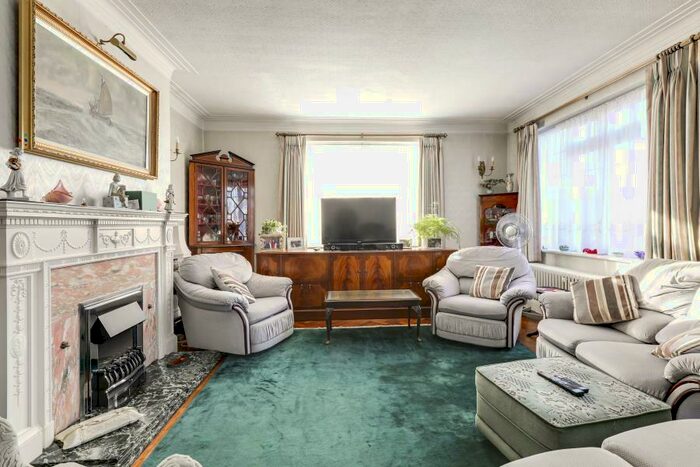 5 Bedroom Terraced House To Rent In Hertford Road, Waltham Cross, EN8