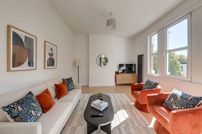 2 Bedroom Flat For Sale In Wells Park Road, Sydenham, SE26