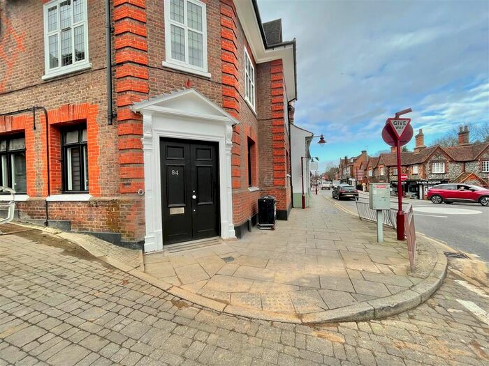 2 Bedroom Flat To Rent In Watling Street, Radlett, WD7