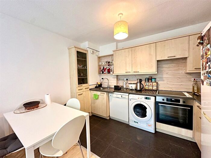 1 Bedroom Flat To Rent In Claudia Place, Southfields, SW19