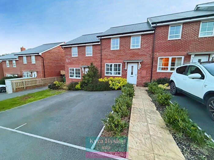 3 Bedroom Terraced House For Sale In Loveridge Drive, Exeter, EX2