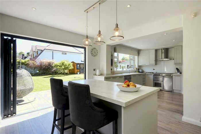 4 Bedroom Detached House For Sale In Portley Lane, Caterham, CR3