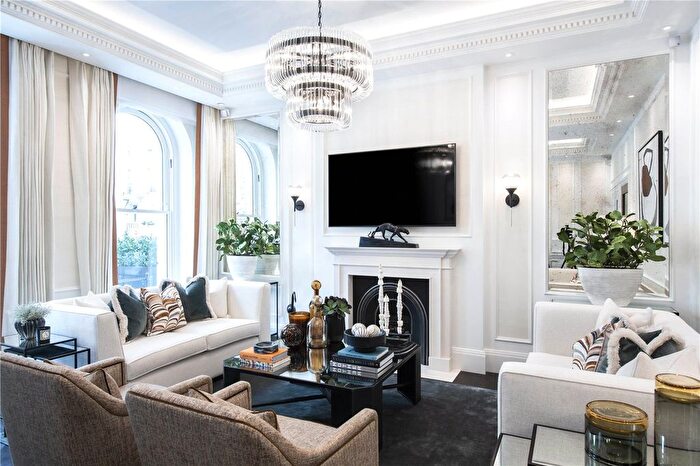 2 Bedroom Flat To Rent In Prince Of Wales Terrace, Kensington, London, W8