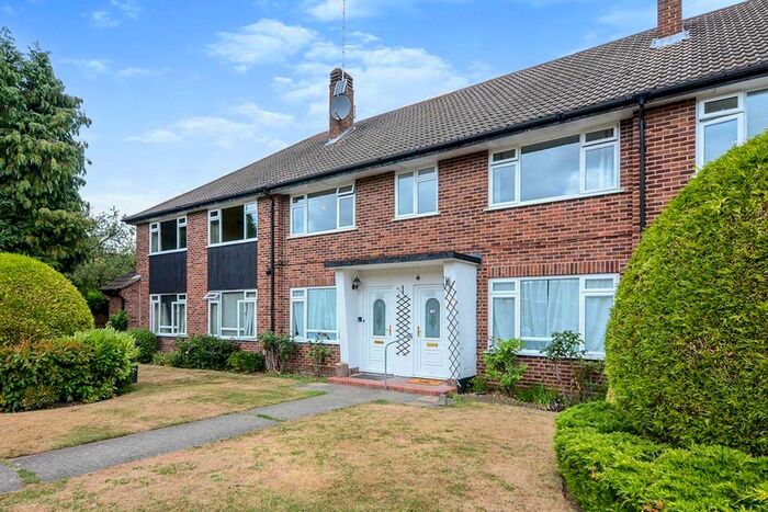 2 Bedroom Maisonette To Rent In Bromet Close, Watford, Hertfordshire, WD17