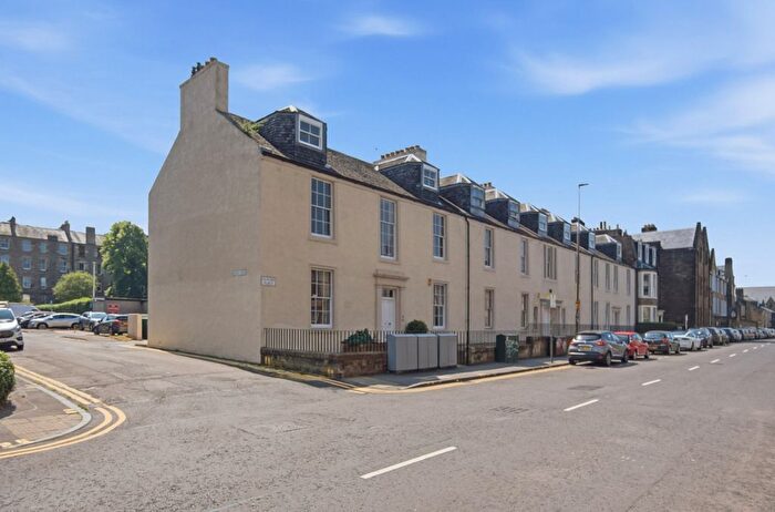 4 Bedroom Flat For Sale In / Gilmore Place, Edinburgh, EH3
