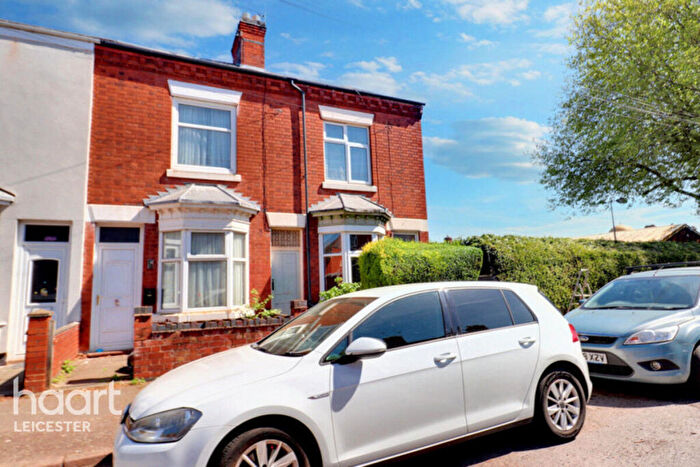 2 Bedroom End Of Terrace House For Sale In Bridge Road, Leicester, LE5