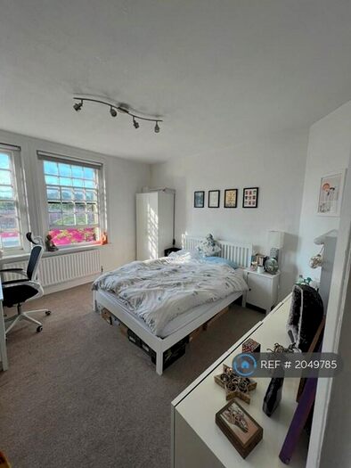 2 Bedroom Flat To Rent In Portland Street, London, SE17