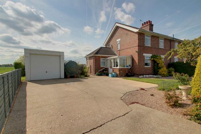 3 Bedroom Semi-Detached House For Sale In Fenside Road, Toynton All Saints, Spilsby, PE23