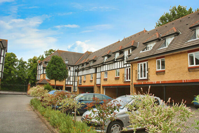 2 Bedroom Apartment To Rent In Barnstaple Road, Southend-on-Sea, SS1