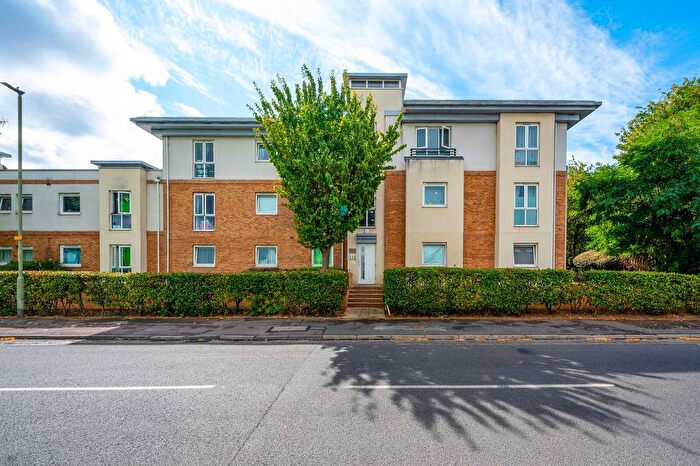 1 Bedroom Flat For Sale In Timothy Place, West Molesey, KT8