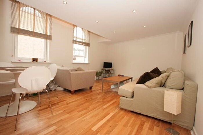 1 Bedroom Flat To Rent In Merton Road, Wimbledon, London, SW19