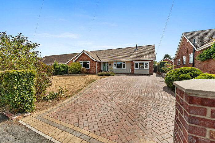 4 Bedroom Detached Bungalow For Sale In Radcliffe Road, Healing, DN41