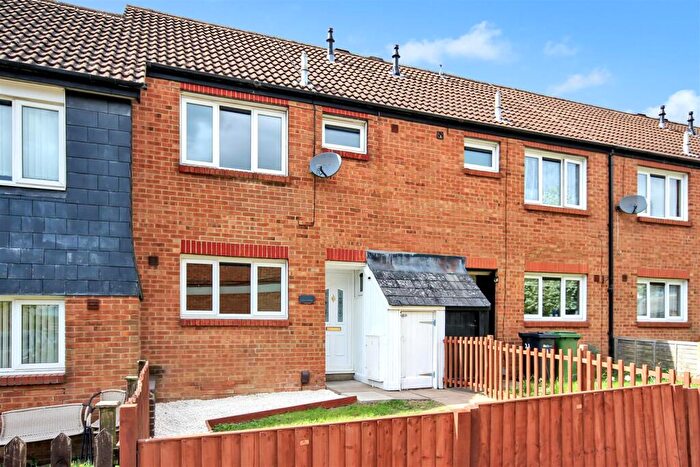 3 Bedroom Terraced House For Sale In Brooke Close, Wellingborough, NN8