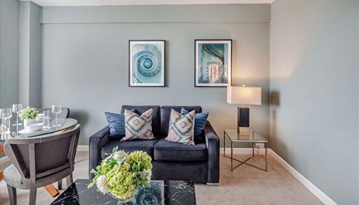 1 Bedroom Flat To Rent In Hill Street, Mayfair London, W1J