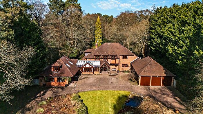 6 Bedroom Detached House For Sale In Wellingtonia Avenue, Crowthorne, Berkshire, RG45