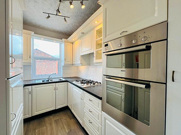 2 Bedroom Flat To Rent In Dean Road, Cadishead, Irlam, M44