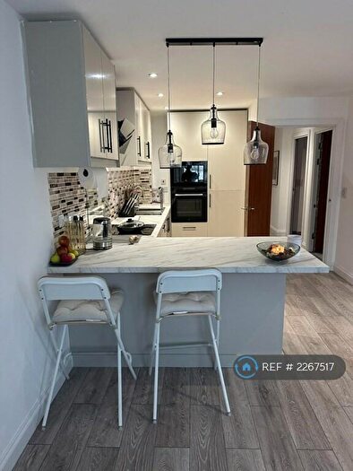 2 Bedroom Flat To Rent In Kendal, Purfleet, RM19