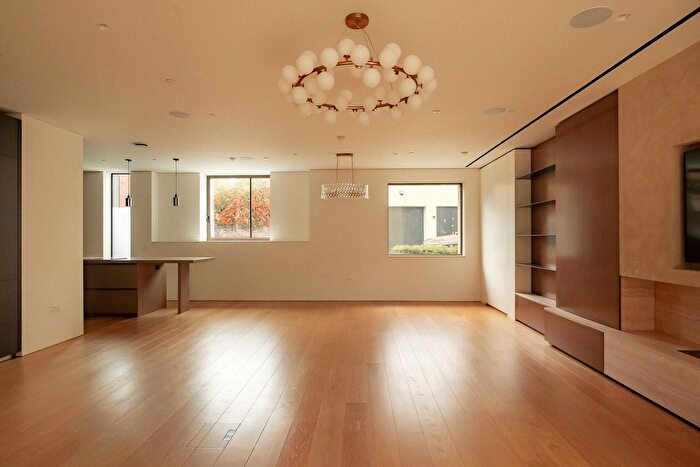 3 Bedroom Flat To Rent In St Mary Abbots Place, Kensington, W8