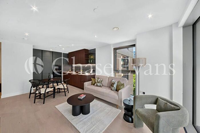 2 Bedroom Flat To Rent In Arbour Heights, Heygate Street, Elephant Amp; Castle, London, SE17