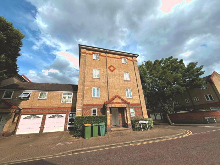 2 Bedroom Apartment To Rent In Valiant Way, Beckton, E6