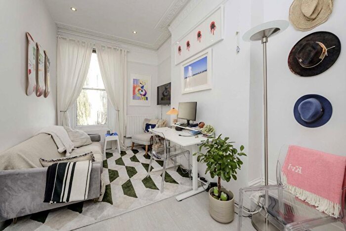 1 Bedroom Flat For Sale In Westbourne Grove, Notting Hill, W11