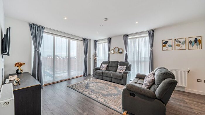 1 Bedroom Flat For Sale In Versailles Road, Beam Park, RM9