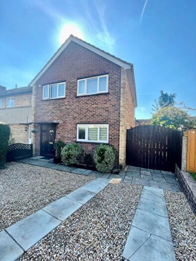3 Bedroom Semi-Detached House To Rent In Hopwood Close, Newbury, RG14