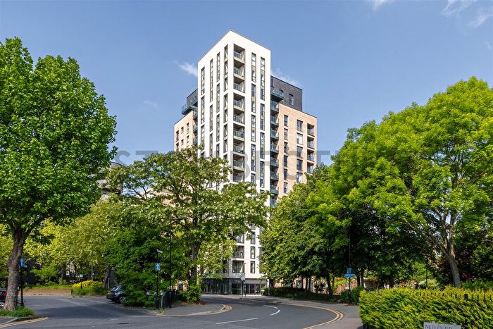 2 Bedroom Flat To Rent In Track Street, London, E17